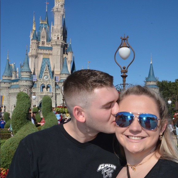 Meet your Posher, Meghan - Picture 4 of 5